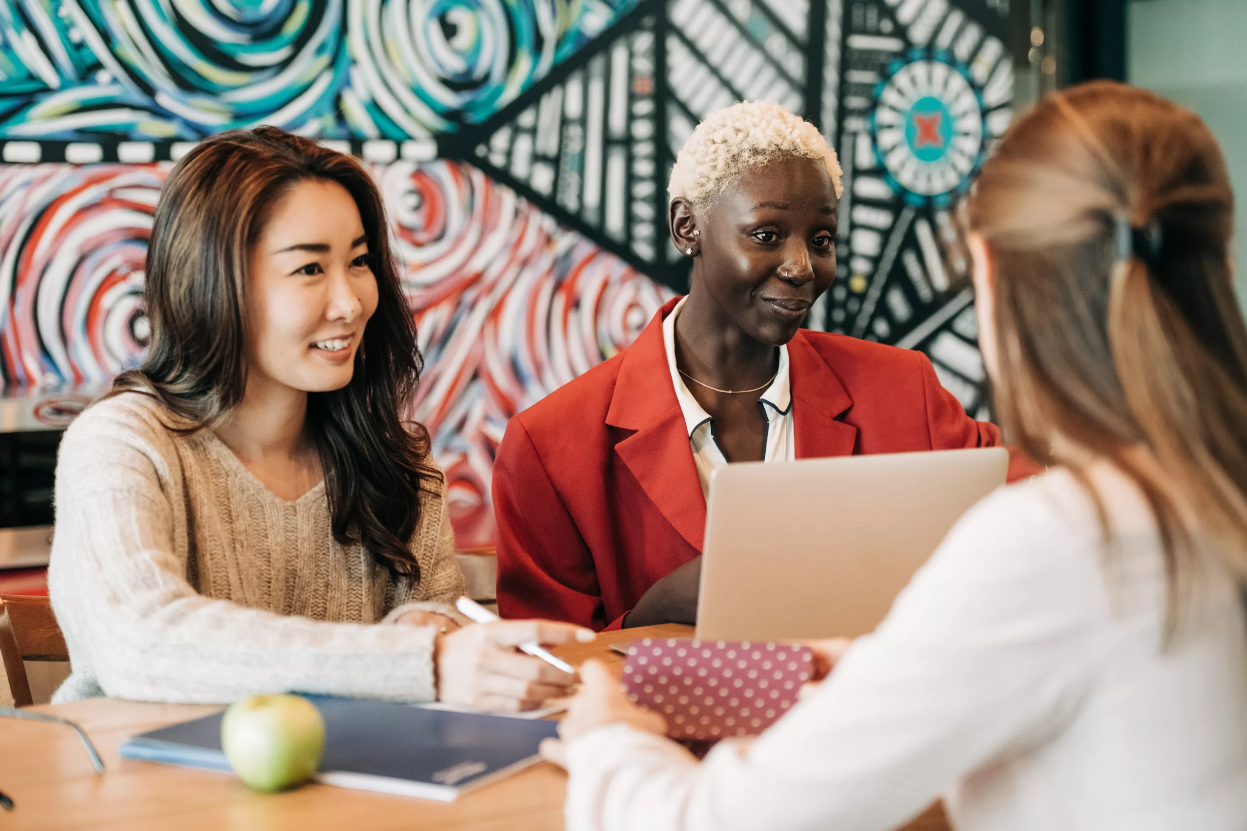 Comment motiver le retour au bureau avec le flex office